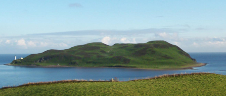 http://upload.wikimedia.org/wikipedia/commons/2/2d/Davaar_Island.jpg